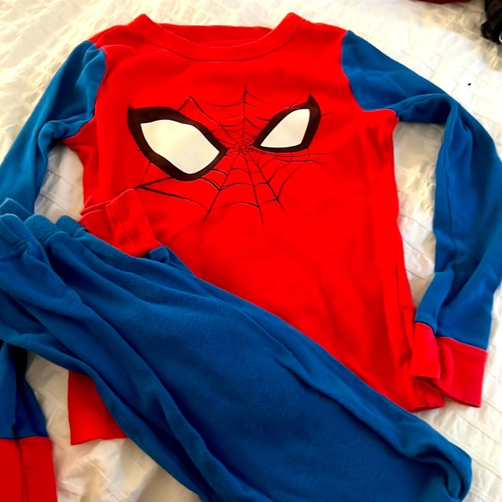 Spider man pjs size 6